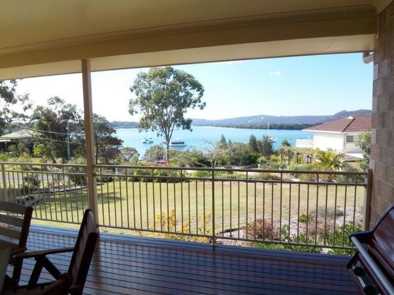 5 Jasper St, Russell Island QLD 4184