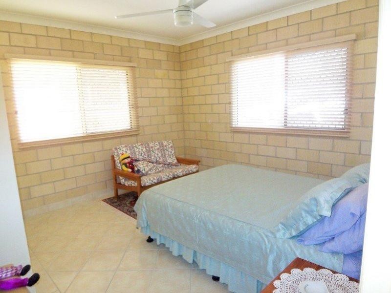 5 Jasper St, Russell Island QLD 4184