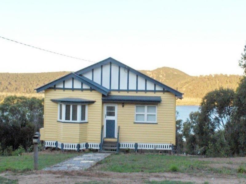 38 Leichhardt Tce, Russell Island QLD 4184