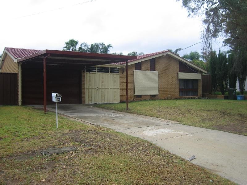 10  Holly Cres, Chipping Norton NSW 2170