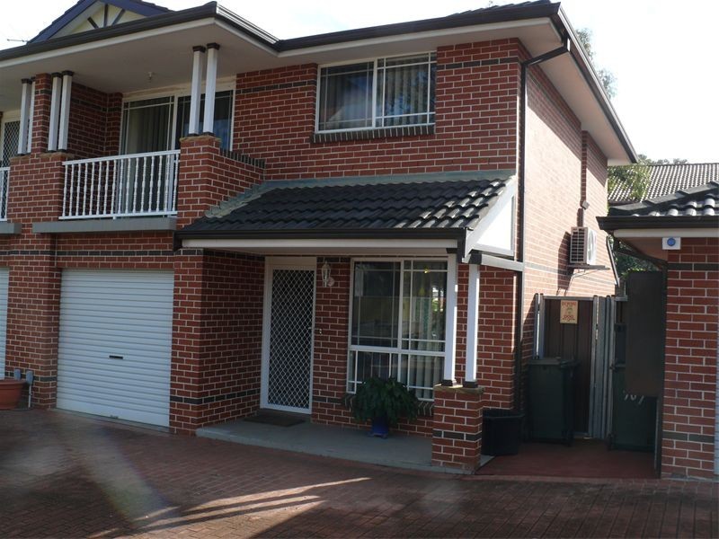 2/67 Nuwarra rd, Moorebank NSW 2170