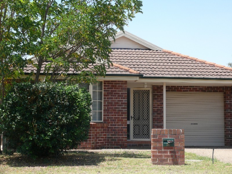 16 Banyule Court, Wattle Grove NSW 2173