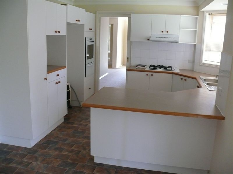 43 Kendall Drive, Casula NSW 2170