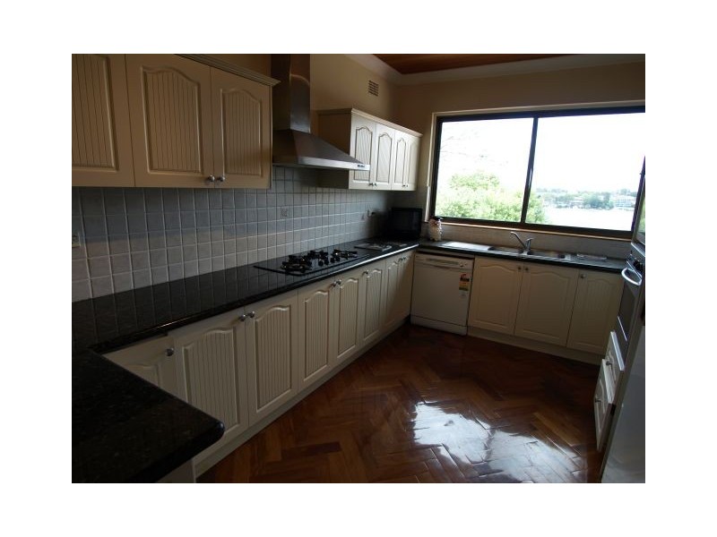 10 Lyndhurst Crescent, Hunters Hill NSW 2110