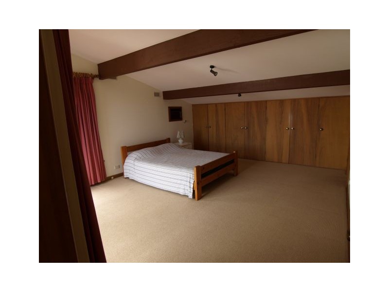 10 Lyndhurst Crescent, Hunters Hill NSW 2110