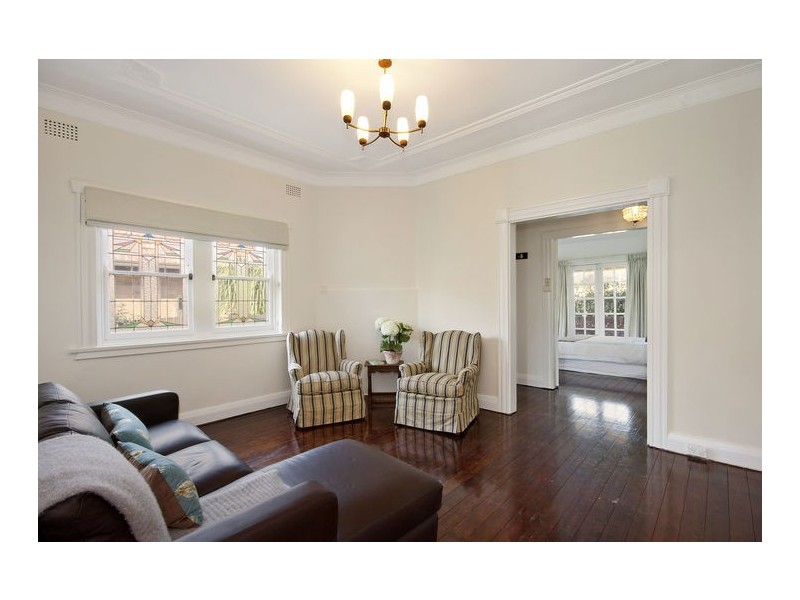 9 Clare Crescent, Russell Lea NSW 2046