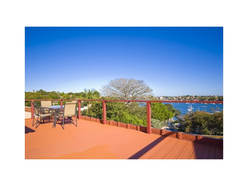 10 Lyndhurst Crescent, Hunters Hill NSW 2110
