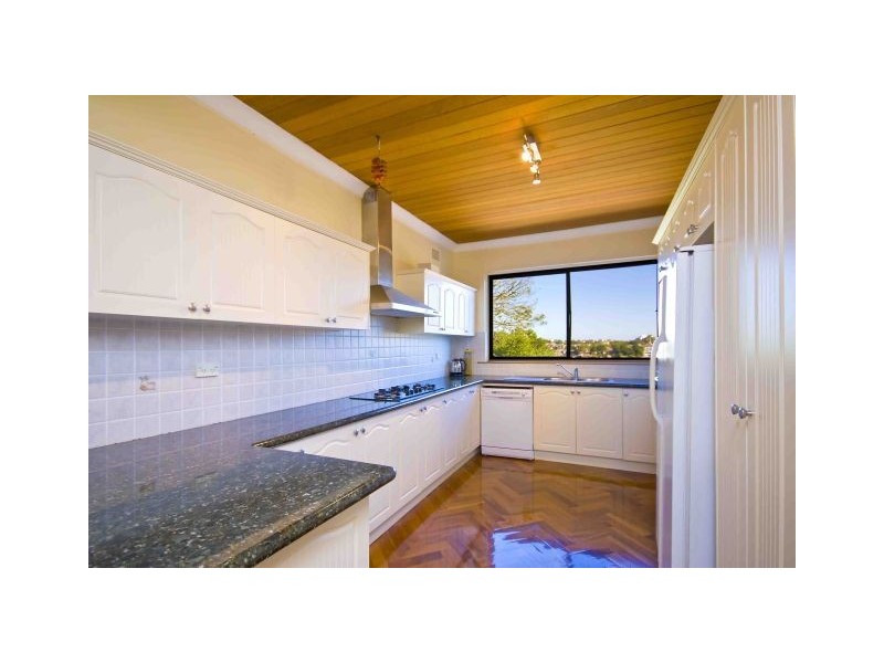 10 Lyndhurst Crescent, Hunters Hill NSW 2110
