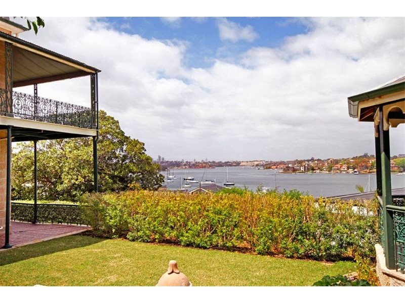 19 Lyndhurst Crescent, Hunters Hill NSW 2110