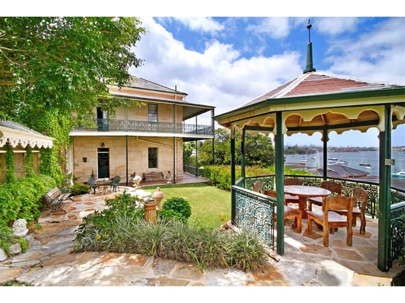 19 Lyndhurst Crescent, Hunters Hill NSW 2110