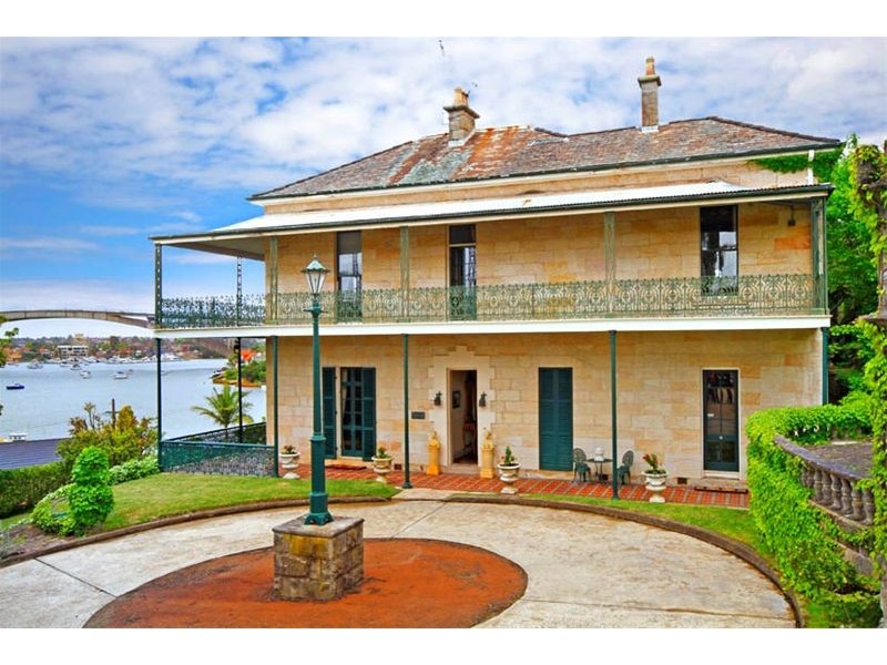 19 Lyndhurst Crescent, Hunters Hill NSW 2110
