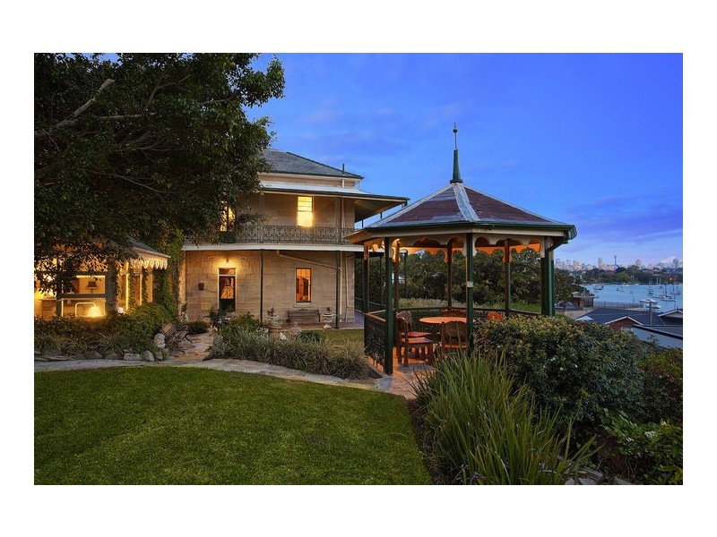 19 Lyndhurst Crescent, Hunters Hill NSW 2110