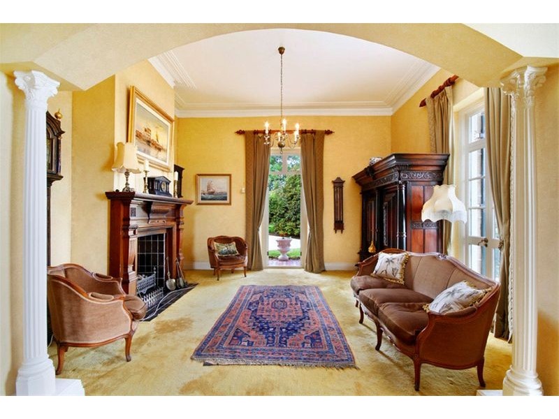 19 Lyndhurst Crescent, Hunters Hill NSW 2110