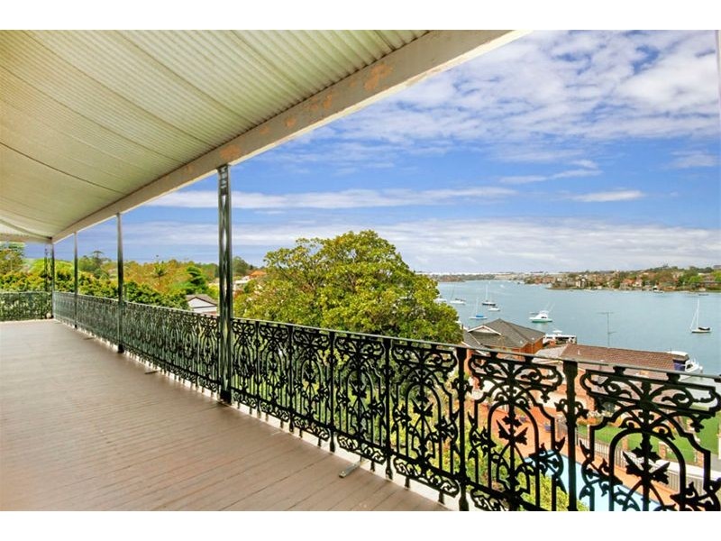 19 Lyndhurst Crescent, Hunters Hill NSW 2110