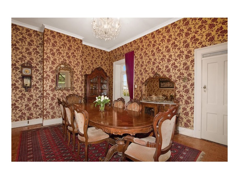 19 Lyndhurst Crescent, Hunters Hill NSW 2110