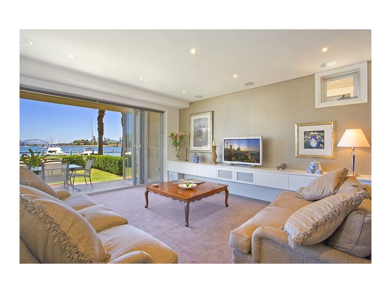 2/12 Le Vesinet Drive, Hunters Hill NSW 2110