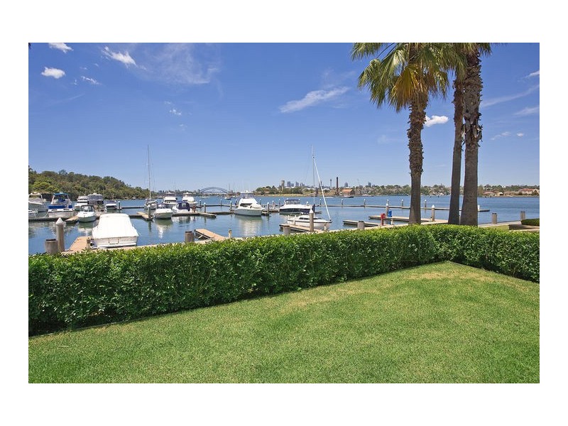 2/12 Le Vesinet Drive, Hunters Hill NSW 2110