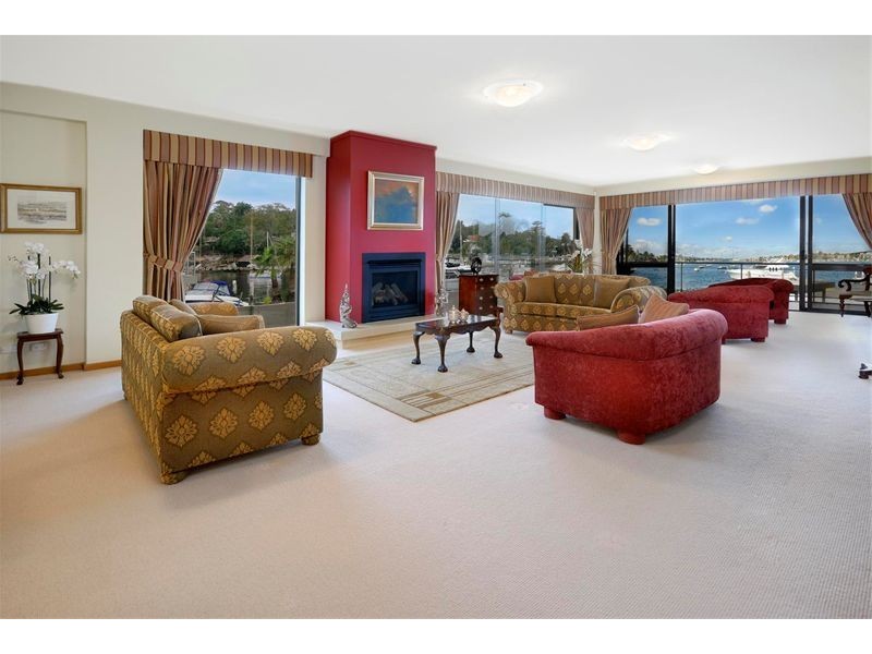 28 Lyndhurst Crescent, Hunters Hill NSW 2110