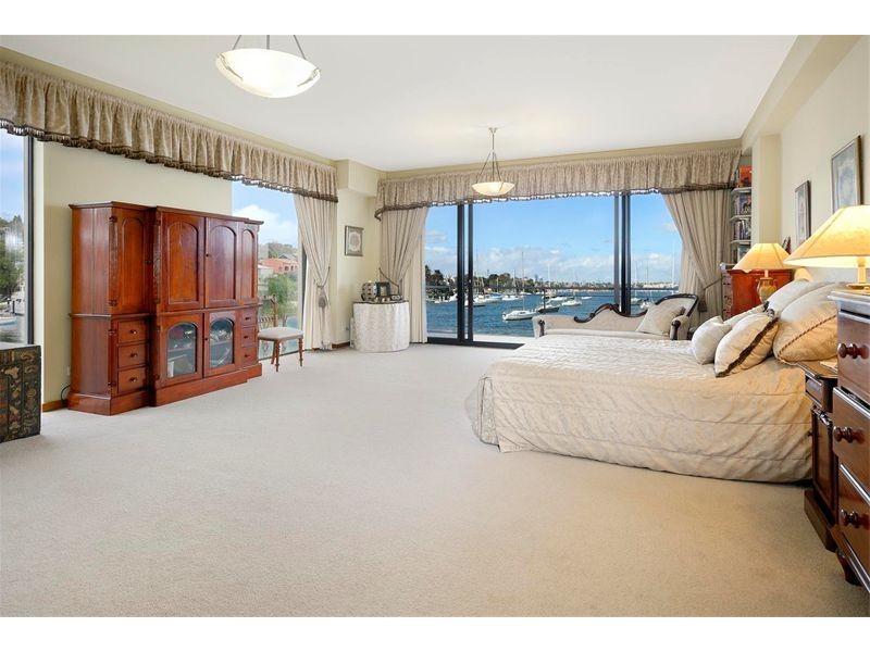 28 Lyndhurst Crescent, Hunters Hill NSW 2110