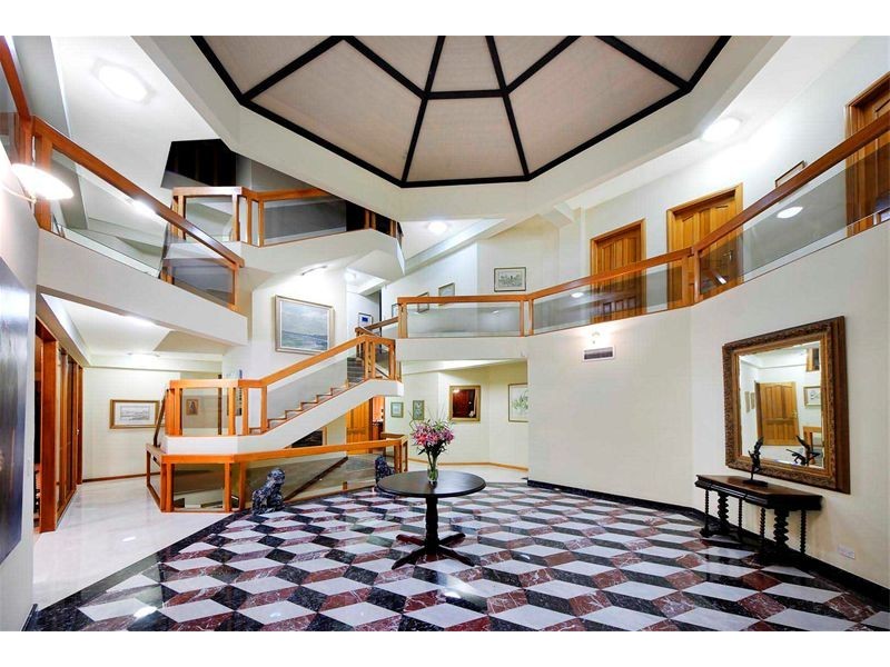 28 Lyndhurst Crescent, Hunters Hill NSW 2110