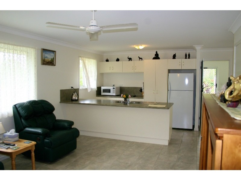 16 Spowart, Mount Chalmers QLD 4702