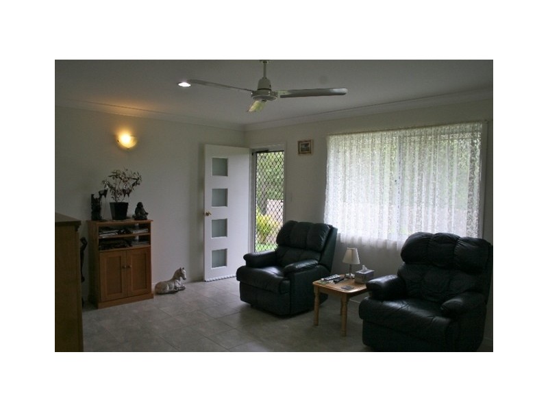 16 Spowart, Mount Chalmers QLD 4702