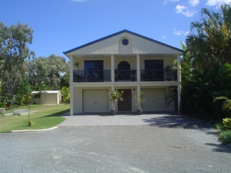942 Scenic Highway, Kinka Beach QLD 4703