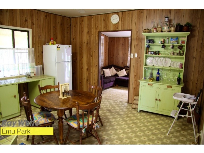 6 Meadow Street, Keppel Sands QLD 4702