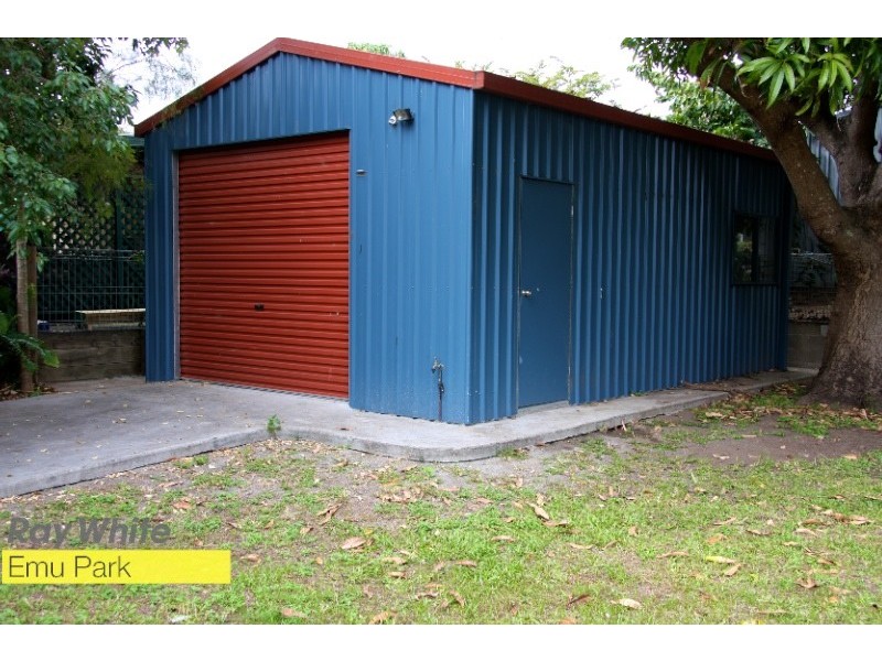 6 Meadow Street, Keppel Sands QLD 4702