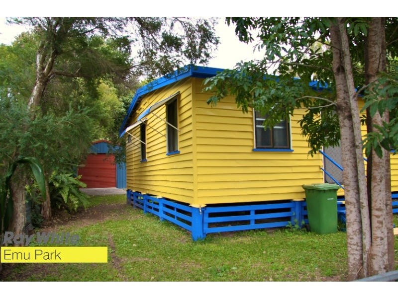 6 Meadow Street, Keppel Sands QLD 4702