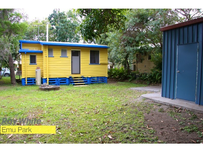 6 Meadow Street, Keppel Sands QLD 4702