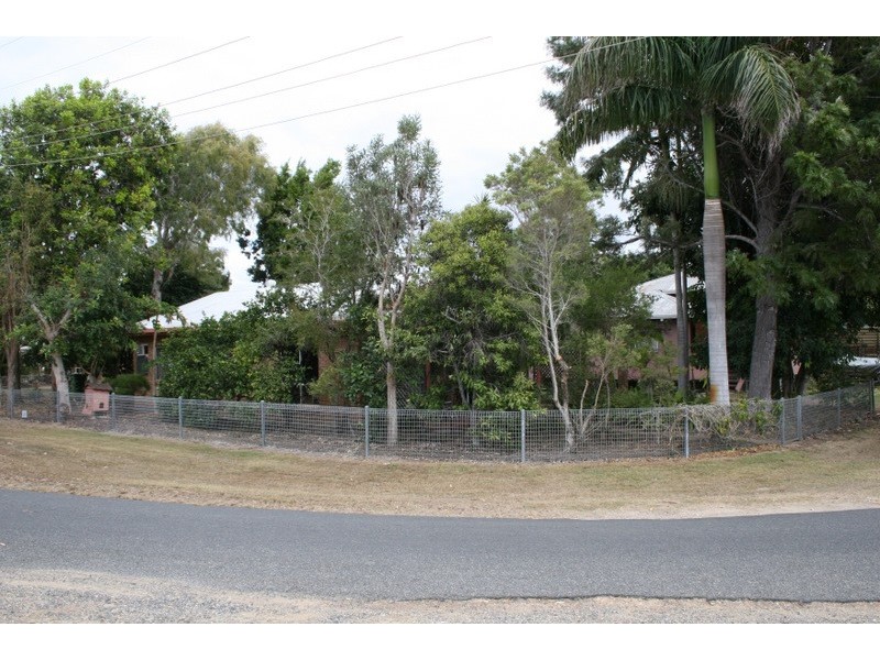 2 Dingwall Street, Keppel Sands QLD 4702