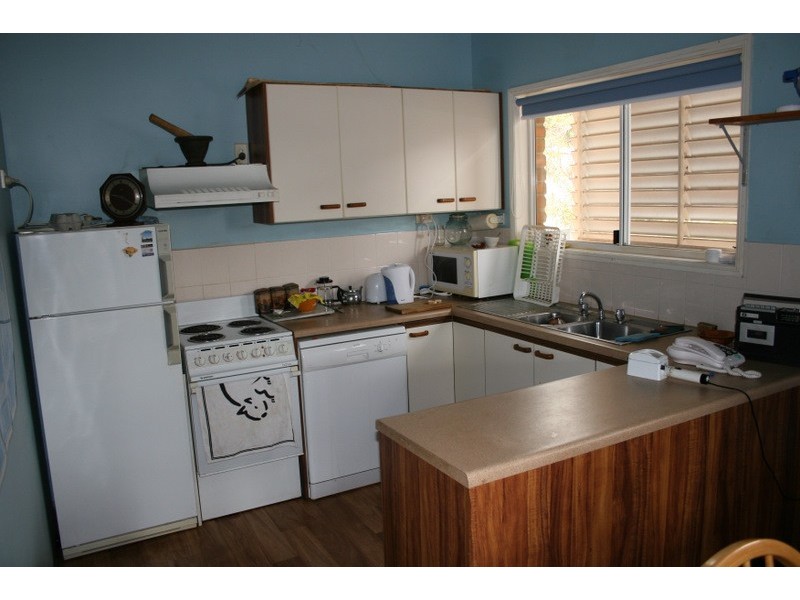 2 Dingwall Street, Keppel Sands QLD 4702