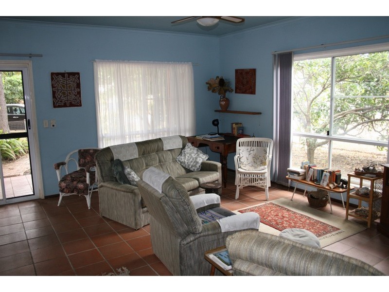 2 Dingwall Street, Keppel Sands QLD 4702