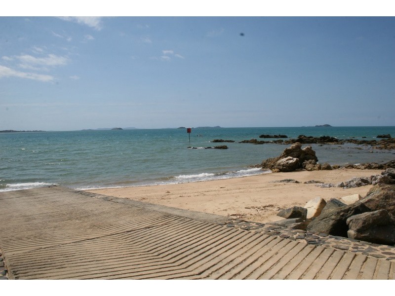 2 Dingwall Street, Keppel Sands QLD 4702