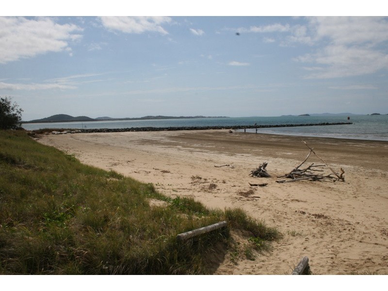2 Dingwall Street, Keppel Sands QLD 4702