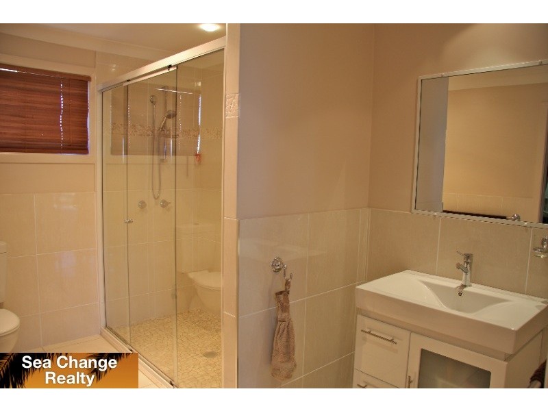 6 Coolwaters Esplande, Kinka Beach QLD 4703