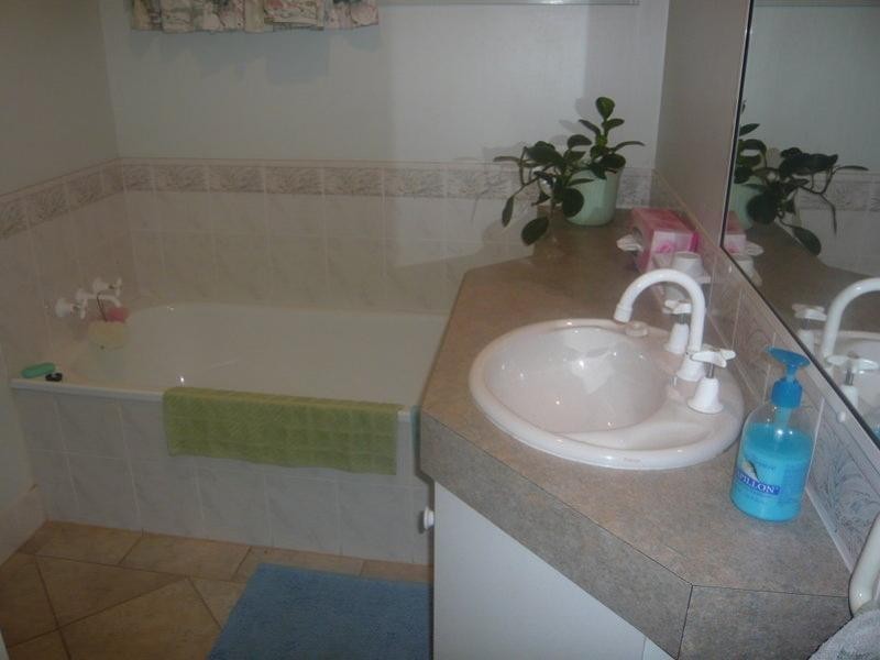 72 Schofield Parade, Keppel Sands QLD 4702