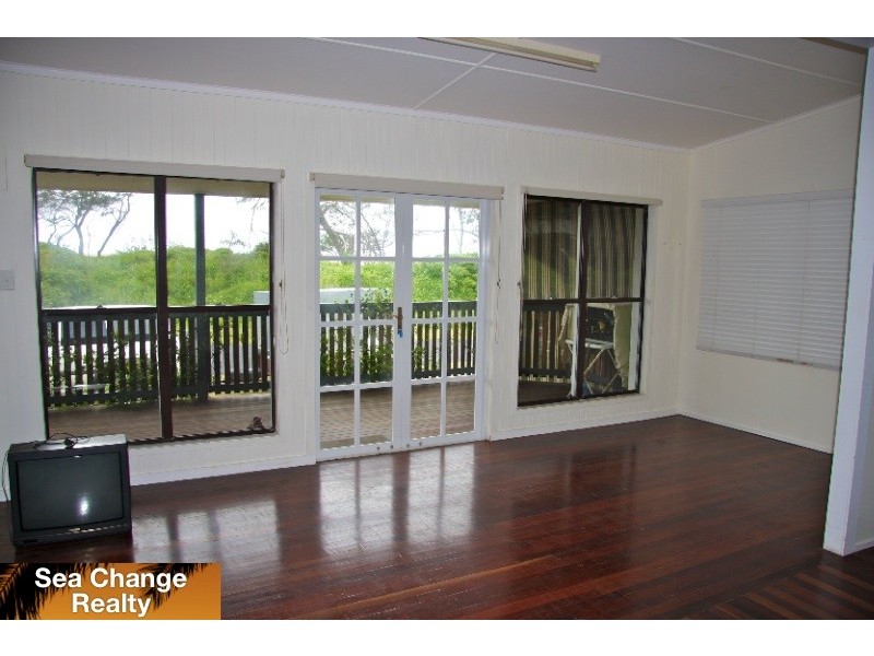 24   Esplande, Emu Park QLD 4710