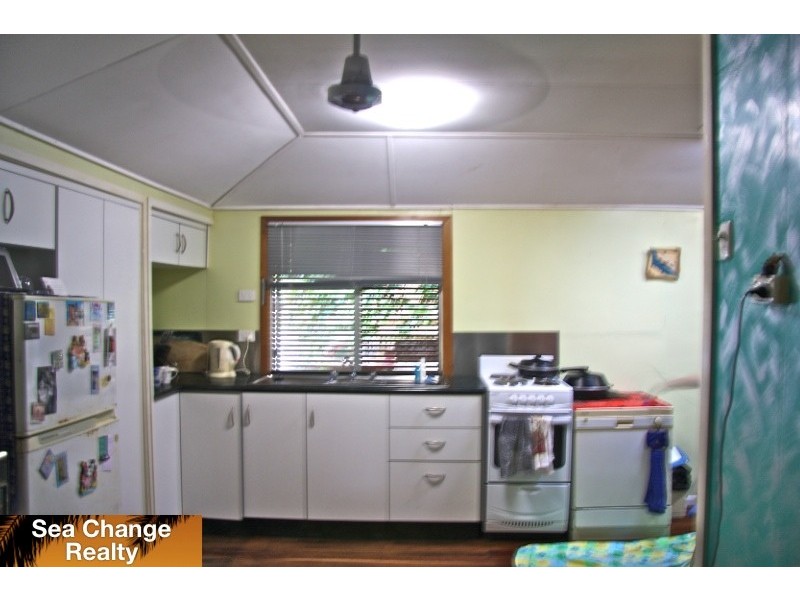 4 Dingwall Street, Keppel Sands QLD 4702