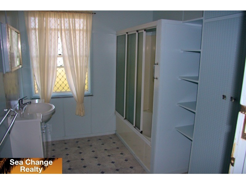 18 Granville St, Emu Park QLD 4710