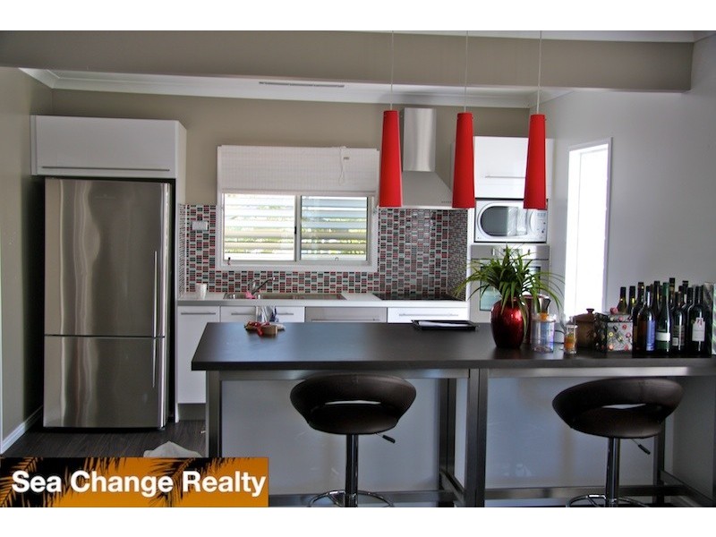 92 Schofield Parade, Keppel Sands QLD 4702