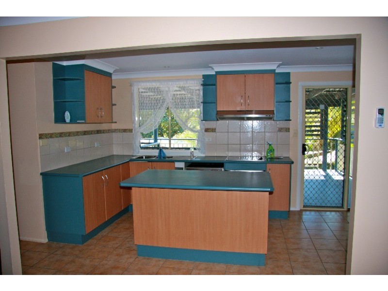 17 Pacific Street, Emu Park QLD 4710