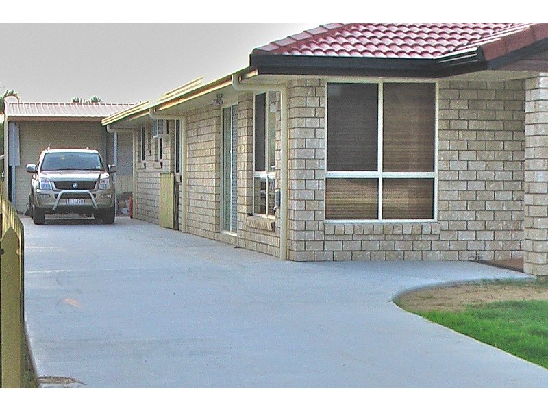 24 Limpus Avenue, Keppel Sands QLD 4702