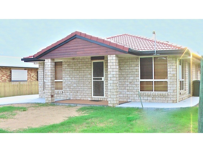 24 Limpus Avenue, Keppel Sands QLD 4702