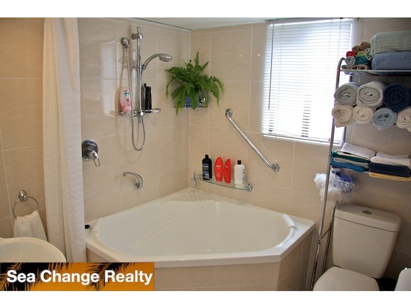 1/46 Ferguson Street, Emu Park QLD 4710