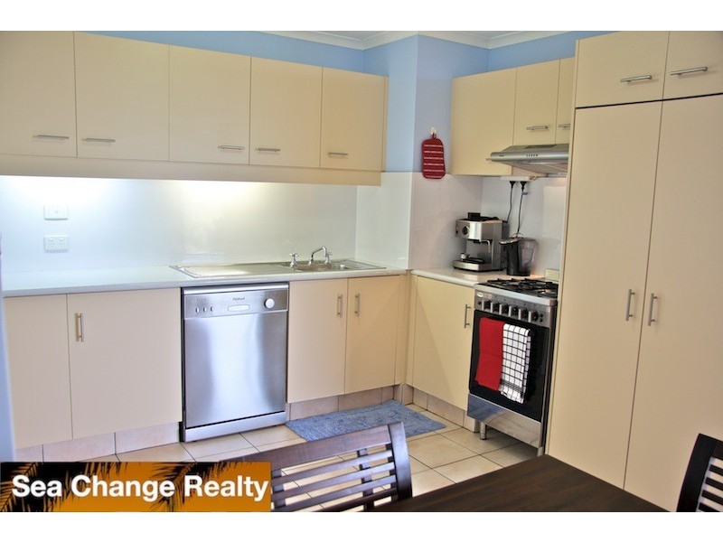 1/46 Ferguson Street, Emu Park QLD 4710