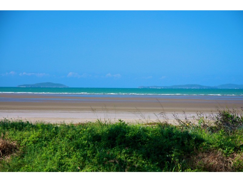 928 Scenic Highway, Kinka Beach QLD 4703