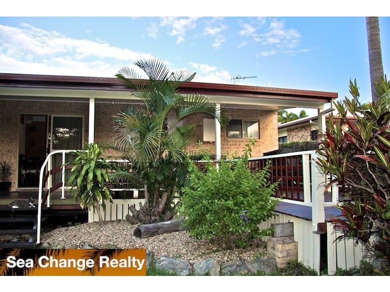 20 Larnach Street, Emu Park QLD 4710