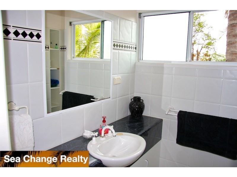 1 Sandy Lane, Emu Park QLD 4710
